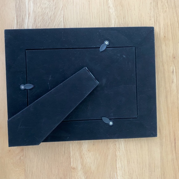 Flower Design Picture Frame - Picture 2 of 5